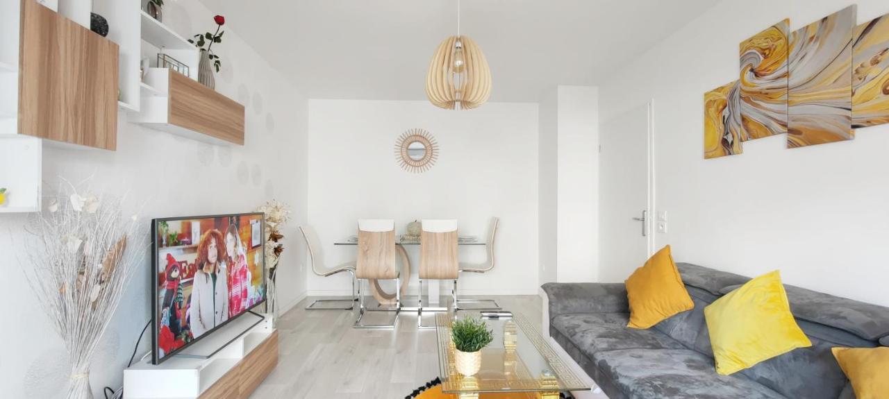 Apartmán Chic Apart With Parking Near Paris Épinay-sur-Seine Exteriér fotografie